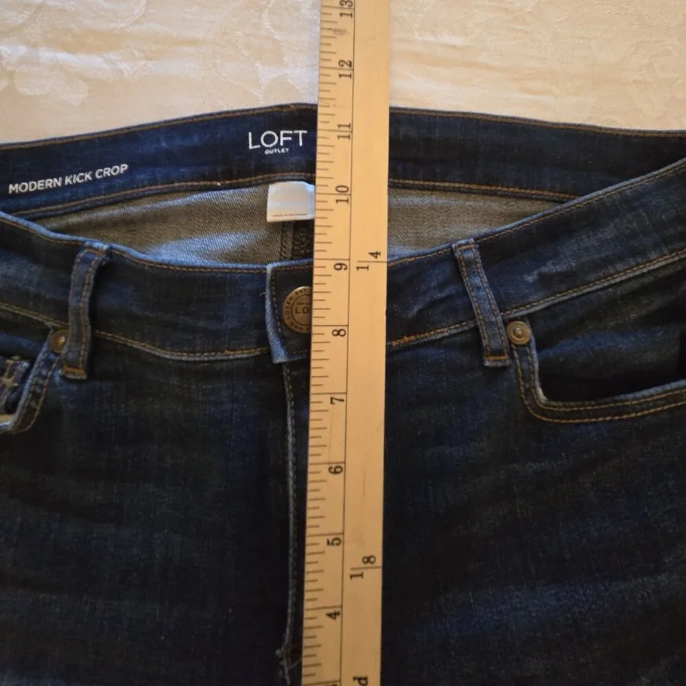 Ann Taylor Loft Modern Kick Crop Size 4 - Picture 7 of 8